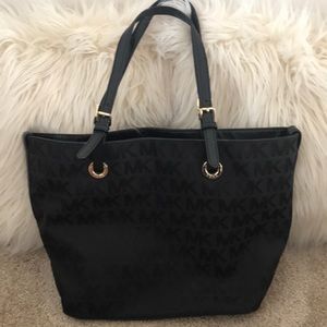 Micheal kores black purse